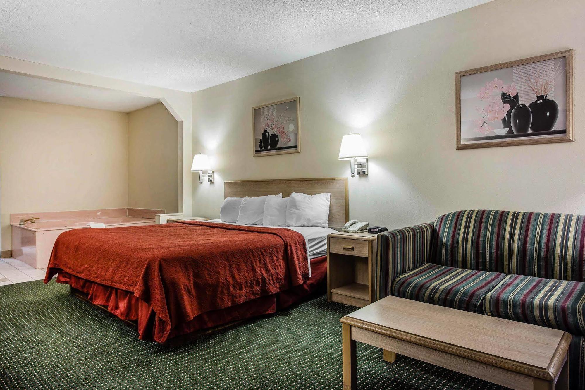 Quality Inn & Suites Stockbridge Atlanta South I-75 מראה חיצוני תמונה